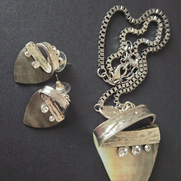 Vintage Triangular Mother-Of-Pearl & Crystal Necklace & Earring Set - Picture 5 of 7